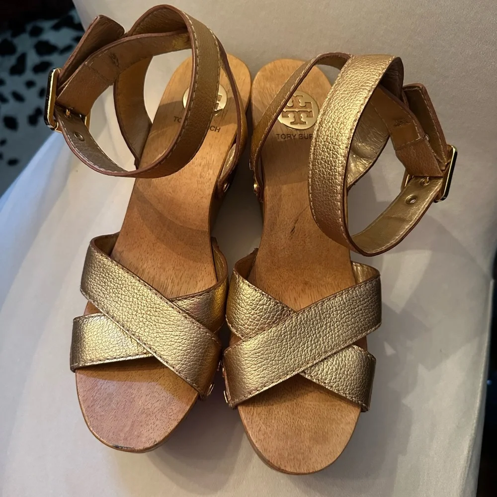Tory Burch Gold Ridley Sandal with Wood Platform EUC - Picture 3 of 7